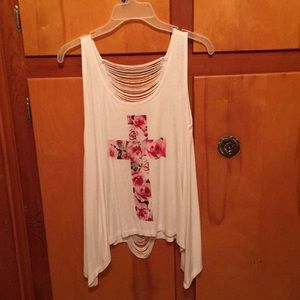 Beautiful flowers 🌺 cross shirt.  Size medium